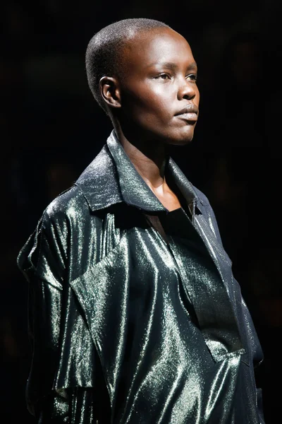 Look 75